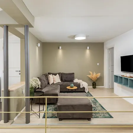 Unique Apartment *